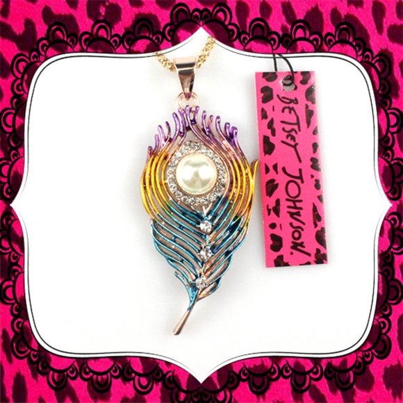 Betsey Johnson Jewelry - Betsey Johnson Crystal Pearl Feather Like Pendant